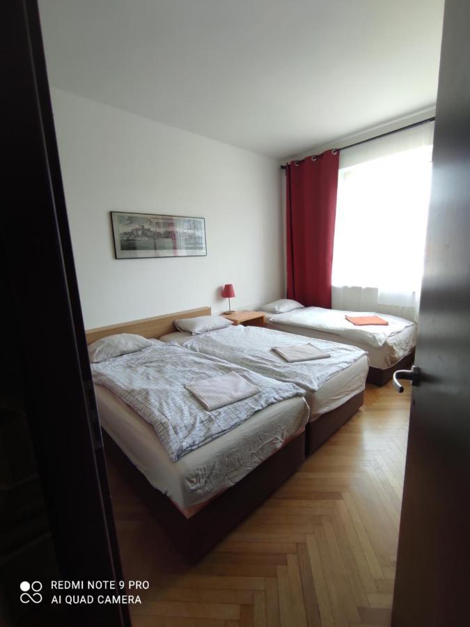 Apartment Maximilian Bratislava Exterior photo